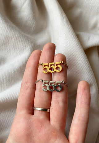 555